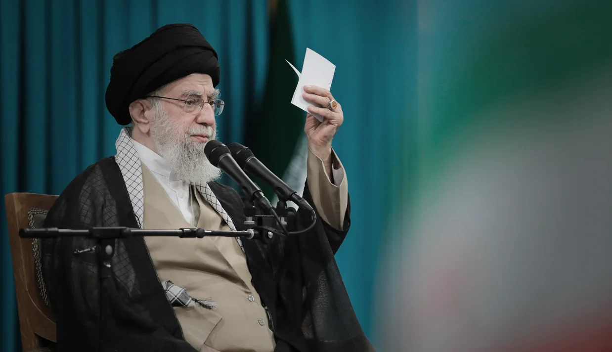 علی خامنه‌ای رهبر جمهوری اسلامی سخنرانی اخیر ترامپ در اسرائیل را «پوچ» و آمریکا را «دشمن» خواند.