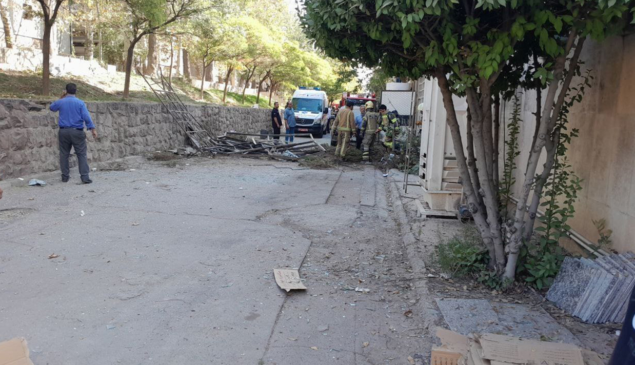 انفجاری در یکی از آزمایشگاههای دانشکده مهندسی مواد و متالورژی دانشگاه تهران، ظهر امروز به وقوع پیوست.