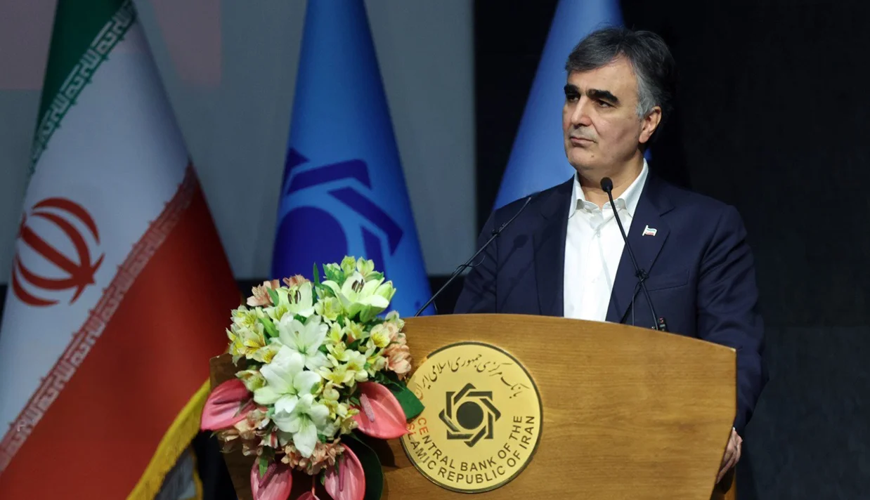 محمدرضا فرزین، رئیس بانک مرکزی جمهوری اسلامی نوسانات اخیر ارزی در ایران را کار «دشمن» برای «هراس افکنی» در اقتصاد خواند و گفت نرخ فعلی، «نرخ ارز ما» نیست.