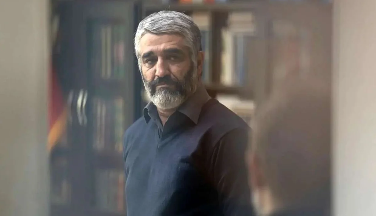 کامبیز برجاس، وکیل پژمان جمشیدی، مسافرت موکلش به کانادا را تایید کرد و گفت که او برای دیدار با خانواده‌اش به این کشور رفته است و هر وقت نیاز باشد به ایران برمی‌گردد.