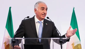 شاهزاده رضا پهلوی به مناسبت سالگرد حملات ۷ اکتبر گفت که همان نیروهای اهریمنی که صدها بیگناه را در اسرائیل به قتل رساند، صدای هزاران ایرانی بیگناه را نیز خاموش کرده است.