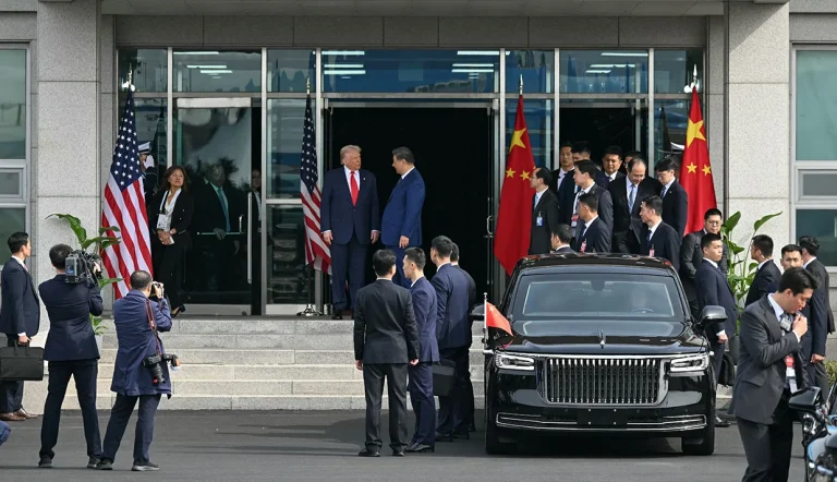 تعویق سفر ترامپ به چین در پی جنگ ایران؛ فشار بر پکن برای بازگشایی تنگه هرمز و نگرانی از بحران نفت