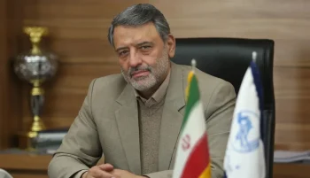 به دنبال درگذشت احمد بالدی، جوان ۲۰ سالهای که در اعتراض به تخریب محل کسب پدرش در اهواز دست به خودسوزی زد، رضا امینی، شهردار اهواز، از سمت خود کنارهگیری کرد.