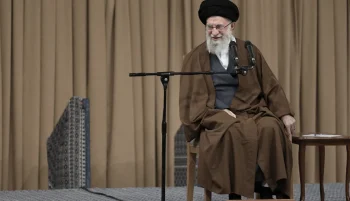 علی خامنهای، رهبر جمهوری اسلامی گفت دشمنی با آمریکا از «کودتای ۲۸ مرداد» آغاز شد و همچنان ادامه دارد. اکنون نیز اختلاف جمهوری اسلامی با آمریکا «اختلاف ذاتی» است.