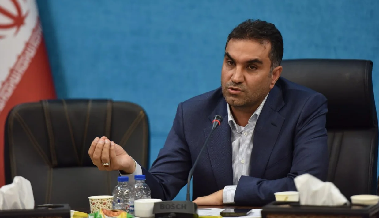 یک نماینده مجلس شورای اسلامی گفته است که سیمکارتهای سفید در بازار سیاه با قیمت «گزاف» خرید و فروش میشود.