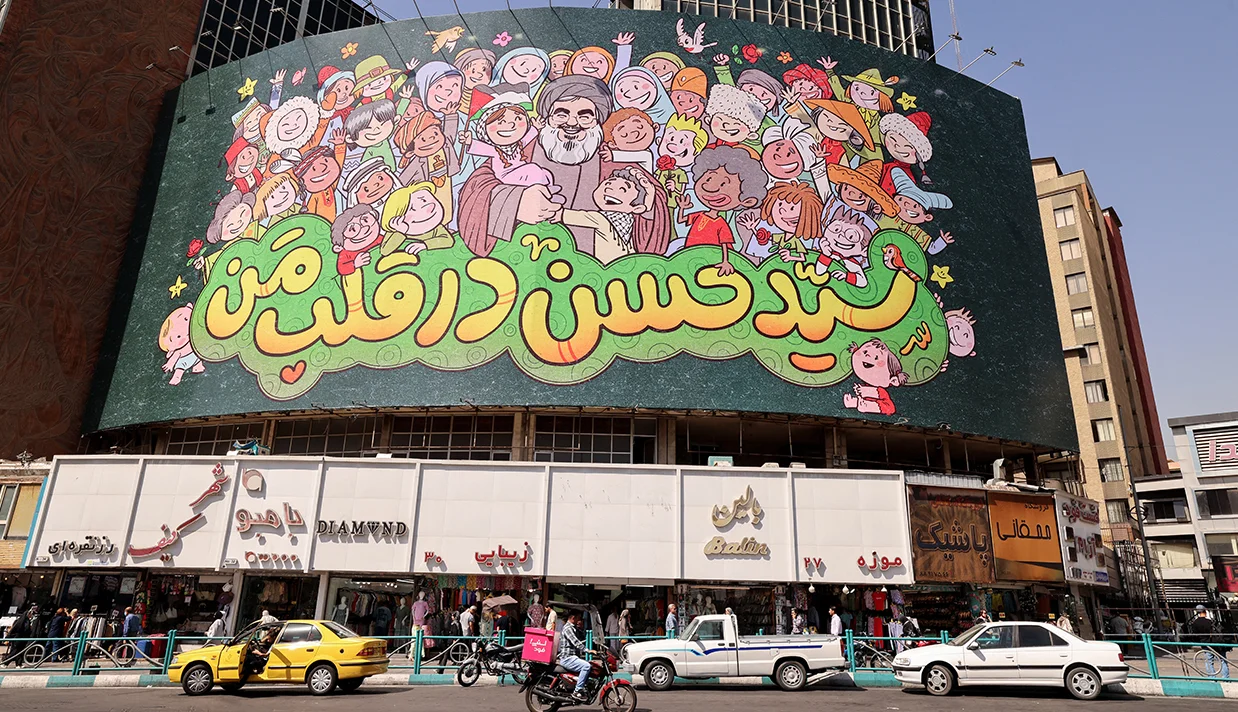 والاستریت ژورنال بر اساس دادههای وزارت خزانهداری آمریکا نوشت که نیروی قدس سپاه پاسداران انقلاب اسلامی از ابتدای سال جاری تاکنون بیش از یک میلیارد دلار به حزبالله لبنان از طریق امارات متحده عربی منتقل کرده است.