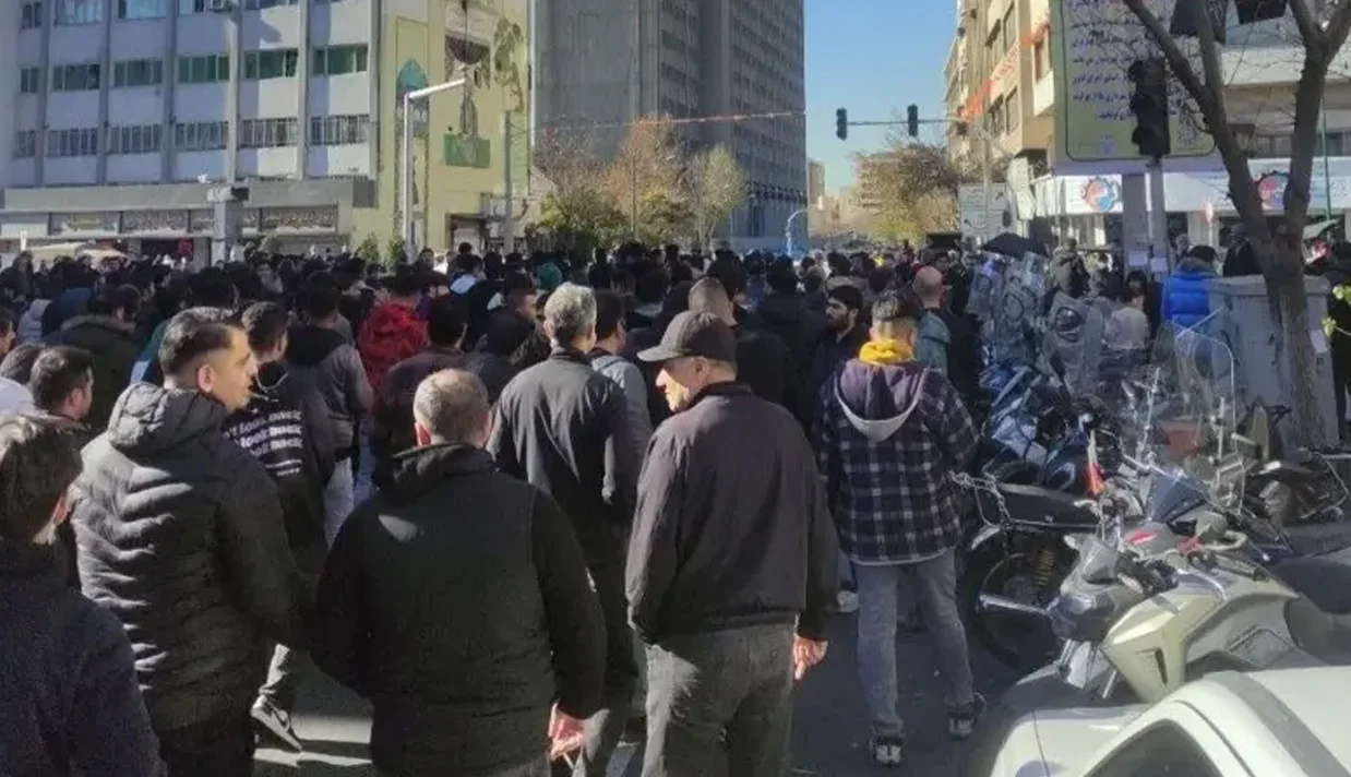فروپاشی اتحاد جماهیر شوروی در اواخر دسامبر سال ۱۹۹۱ صرفاً نتیجه رقابت سیاسی و نظامی با غرب نبود. این فروپاشی بیش از هر چیز ناشی از شکست الگوی اقتصادی کمونیستی بود.