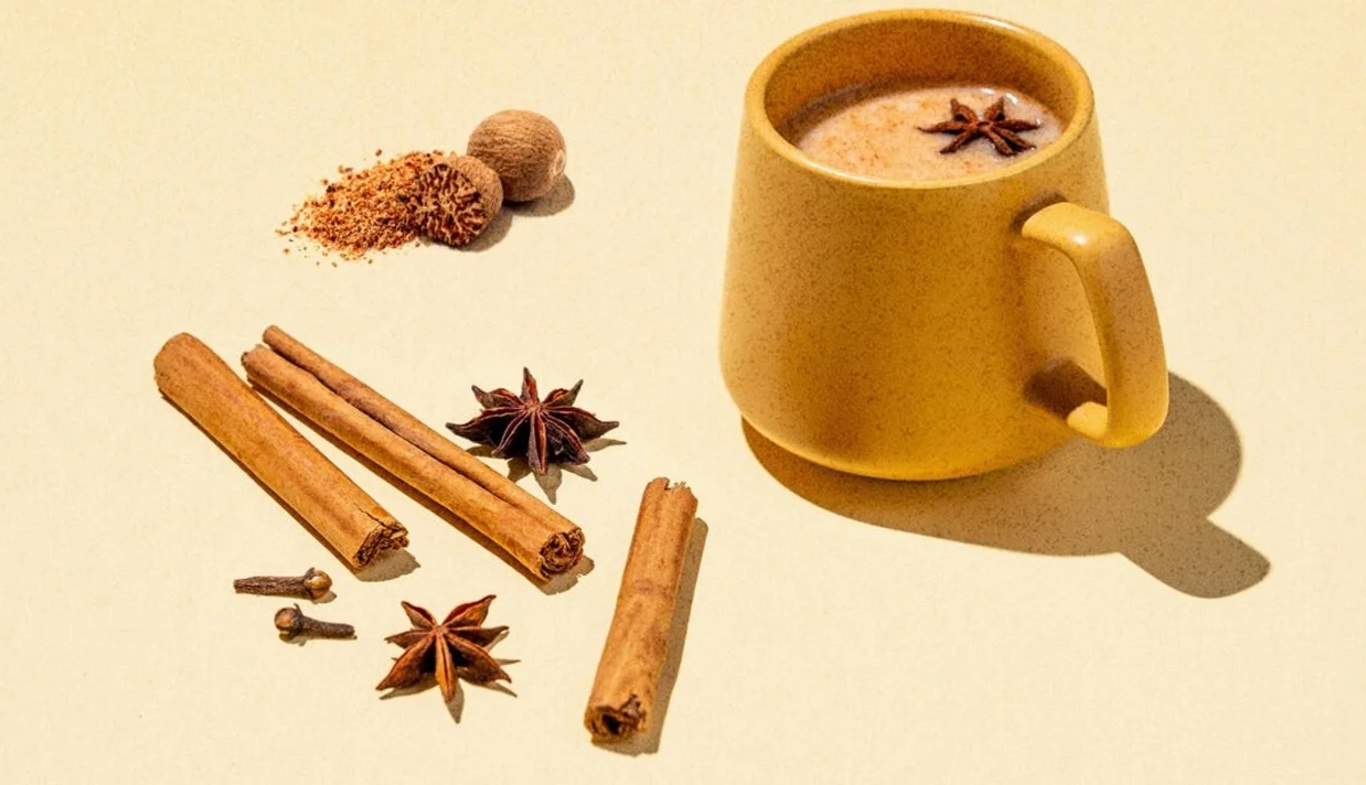 ترکیب ادویههای زمستانی بعد از خوردن غذاهای سنگین فصلی میتواند تسکیندهنده باشد و به هضم غذا کمک کند.