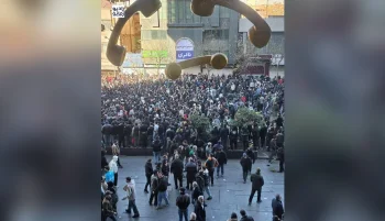 در ادامه بازتاب تجمع‌ها و اعتراضات امروز بازاریان، رسانه‌های داخلی هر یک با زاویه‌ای متفاوت به روایت آنچه در تهران رخ داد پرداختند و تصویری چندلایه از این رویداد ارائه کردند.