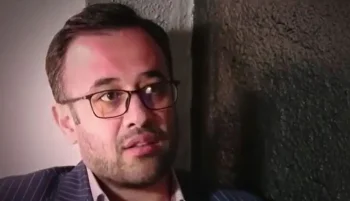محمد‌قاسم مکارم شیرازی، مشاور وزیر پیشین راه و شهرسازی، به دلیل پرونده «ارتشا و فروش پست‌های دولتی» به چهار سال و یازده ماه زندان محکوم شده است.