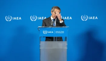 رافائل گروسی، مدیرکل آژانس بینالمللی انرژی اتمی، اعلام کرد این نهاد بر دسترسی بازرسان خود به تاسیسات هستهای ایران پافشاری میکند تا ادعاهای تهران درباره ناامن بودن برخی سایتها بهطور مستقل راستیآزمایی شود.