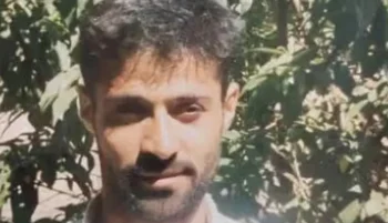 کاوه احمدزاده، زندانی سیاسی که برای اجرای محکومیت جدید خود در زندان مرکزی بوکان در بازداشت بهسر میبرد، بر اثر ایست قلبی جان باخت.