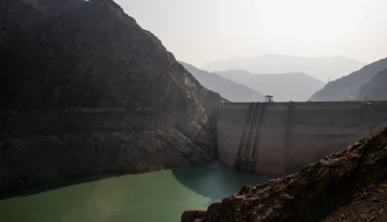 ایلنا گزارش داد ذخایر آبی ایران در وضعیت «افول» قرار گرفته است و بسیاری از سدهای مهم کشور از شمال تا جنوب با کاهش شدید حجم آب روبه‌رو هستند.