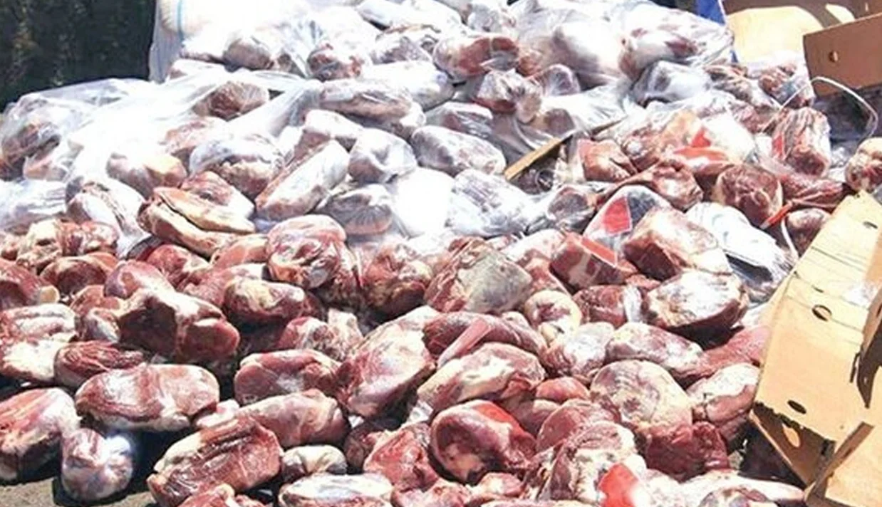 دادسرای ویژه جرایم پزشکی و امور بهداشتی تهران از کشف و ضبط حدود ۳ تن گوشت غیرمجاز در جریان بازرسی از یک واحد صنفی فعال در حوزه تولید و بستهبندی گوشت خبر داد.