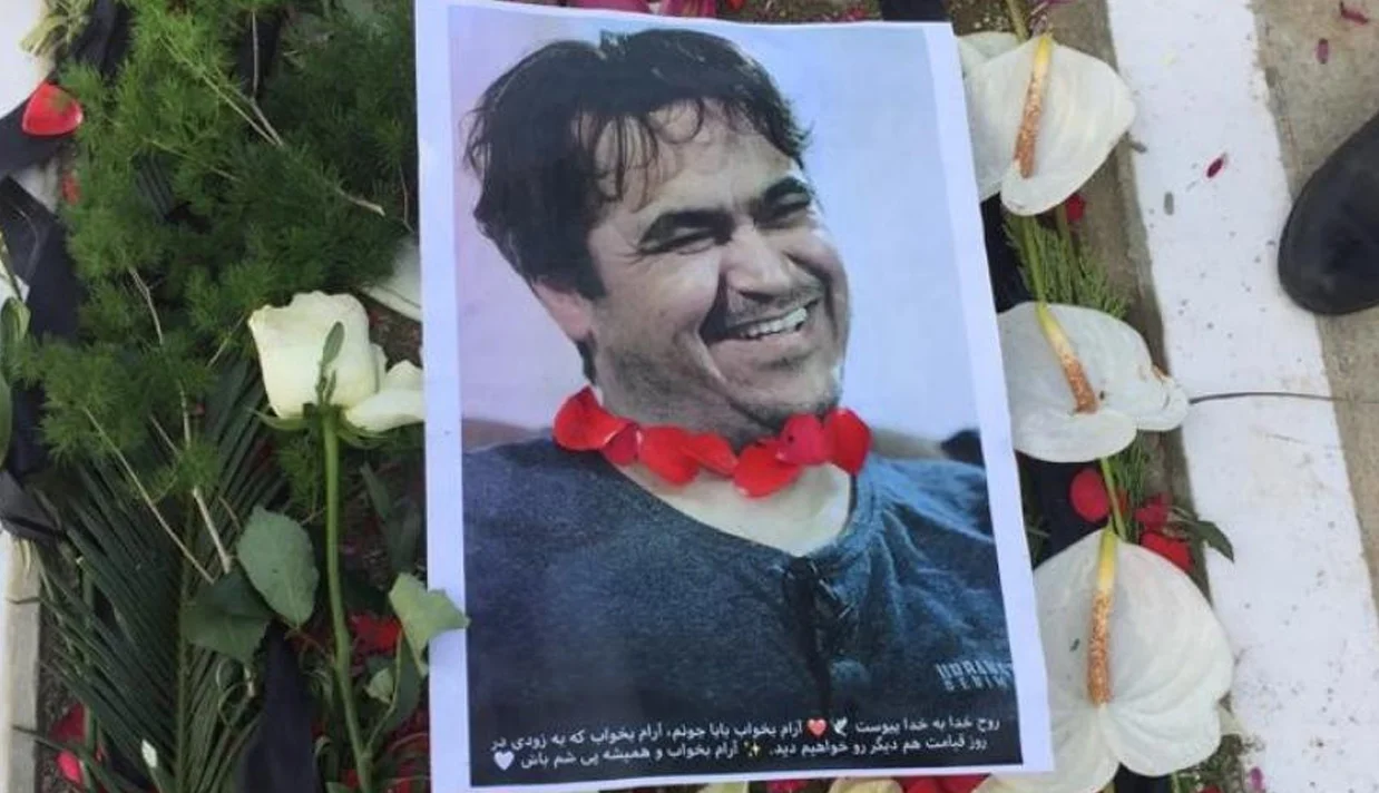 دو تن از همکاران سابق روحالله زم در آمدنیوز مدعی شدهاند که دولت فرانسه در ماجرای ربوده شدن این خبرنگار منتقد جمهوری اسلامی نقش داشته و به دستگیری او کمک کرده است.
