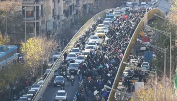 وزارت امور خارجه ایالات متحده با انتشار پیامهایی به زبان فارسی از اعتراضات مردم و دانشجویان ایران حمایت کرد و بر ایستادگی ایرانیان در برابر سرکوب و قطع اینترنت تأکید کرد.