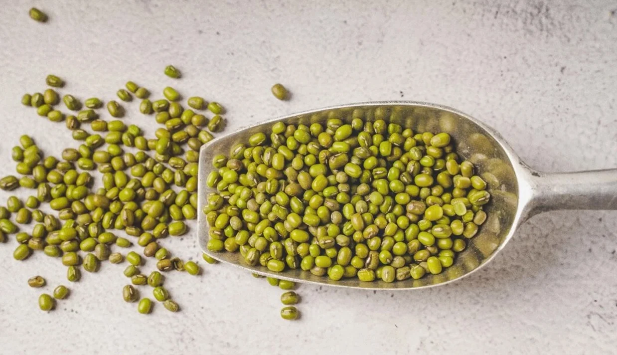 براساس طب سنتی چینی، ماش به احیای انرژی، هماهنگی اندامهای داخلی، تسکین ذهن و کاهش جوشهای پوستی ناشی از گرما کمک میکند.