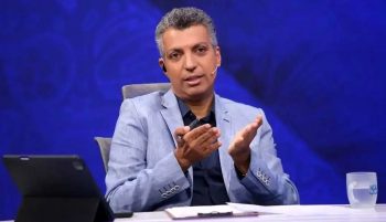 عادل فردوسیپور اعلام کرده است که از اعتراضات مردم حمایت میکند و «هرگونه خشونت و سرکوب در برابر خشم و مطالبه مشروع مردم» را محکوم میداند.