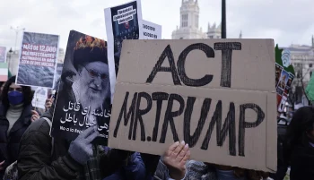 یک تحلیلگر آمریکایی گفته است رویکرد دولت دونالد ترامپ نسبت به جمهوری اسلامی تفاوتی بنیادین با سیاستهای دولت باراک اوباما دارد و تحولات اخیر در خیابانهای ایران این تغییر مسیر را سرعت بخشیده است.