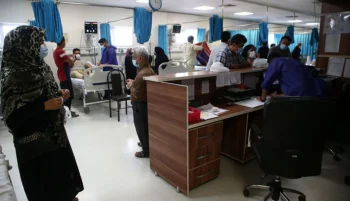 محمدرضا ظفرقندی، وزیر بهداشت جمهوری اسلامی گزارشها درباره ربودن مجروحان اعتراضات در بیمارستان «امام خمینی» ایلام توسط نیروهای سرکوب را رد کرد.