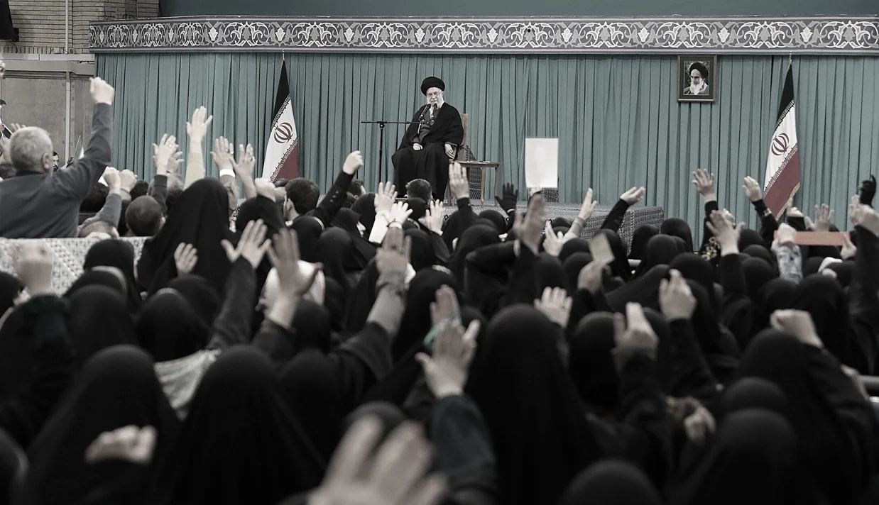 علی خامنه‌ای، با اذعان به کشته شدن هزاران معترض در جریان خیزش ملی ایرانیان، رئیس‌جمهور ایالات متحده را به‌دلیل آنچه «تلفات، خسارات و تهمت به ملت ایران» خواند، «مجرم» دانست.