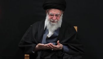 علی خامنهای، رهبر جمهوری اسلامی در واکنش به حضور گسترده مردم در اعتراضات سراسری به فراخوان شاهزاده رضا پهلوی گفت که جمهوری اسلامی در برابر معترضان عقبنشینی نمیکند.