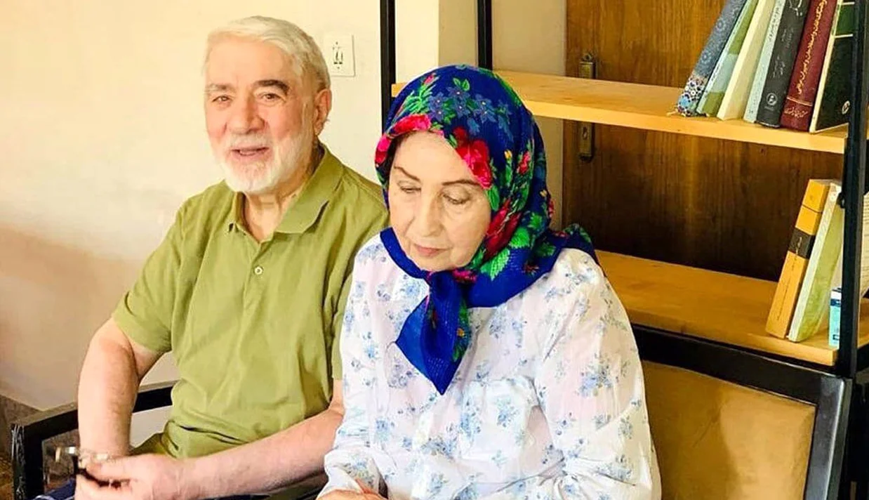 میرحسین موسوی، نامزد سابق ریاست جمهوری در بیانیهای از سران جمهوری اسلامی خواسته است که از قدرت کنارهگیری کنند.
