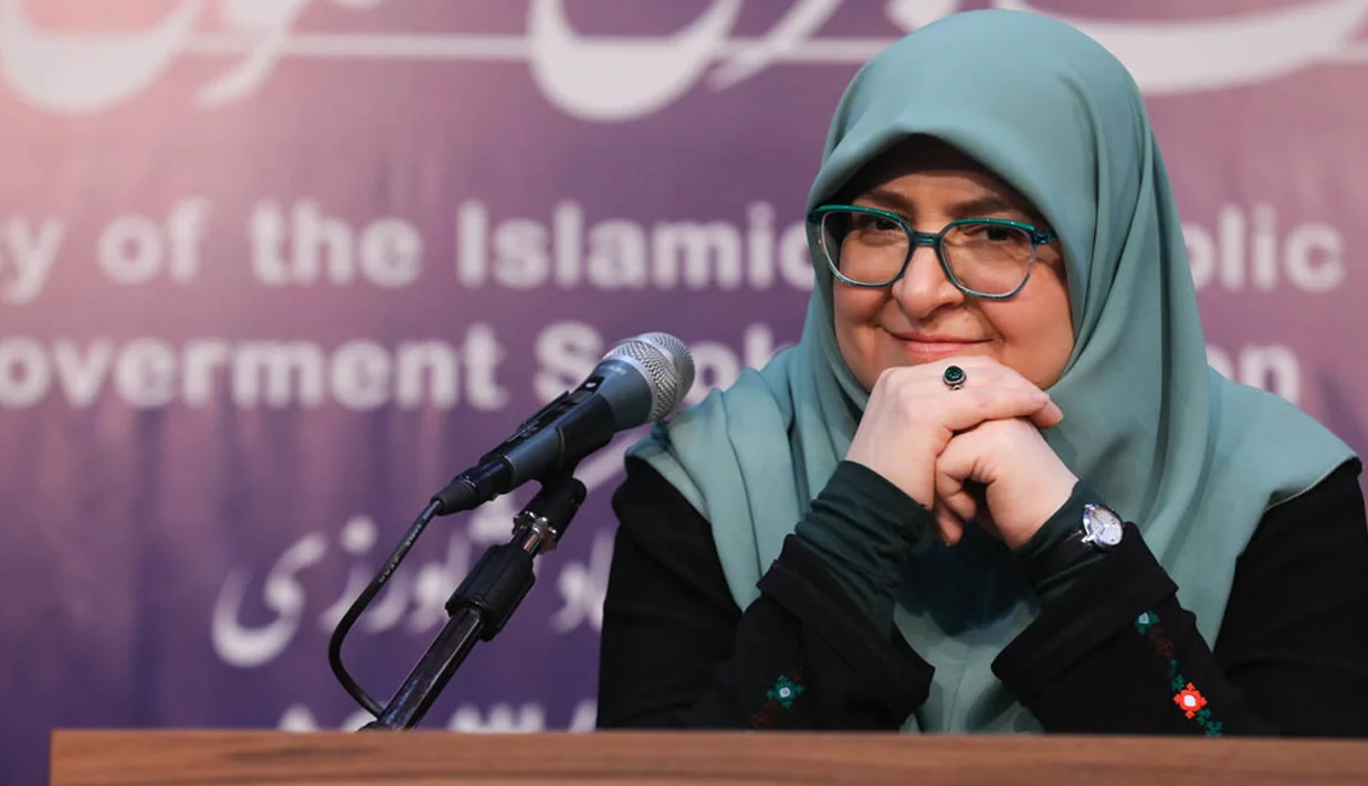فاطمه مهاجرانی، سخنگوی دولت پزشکیان گفت که نرخ کالاهای اساسی در هفتههای بعدی افزایش مییابد، در این میان سه قلم روغن، مرغ و تخم مرغ افزایش چشمگیر خواهد داشت.