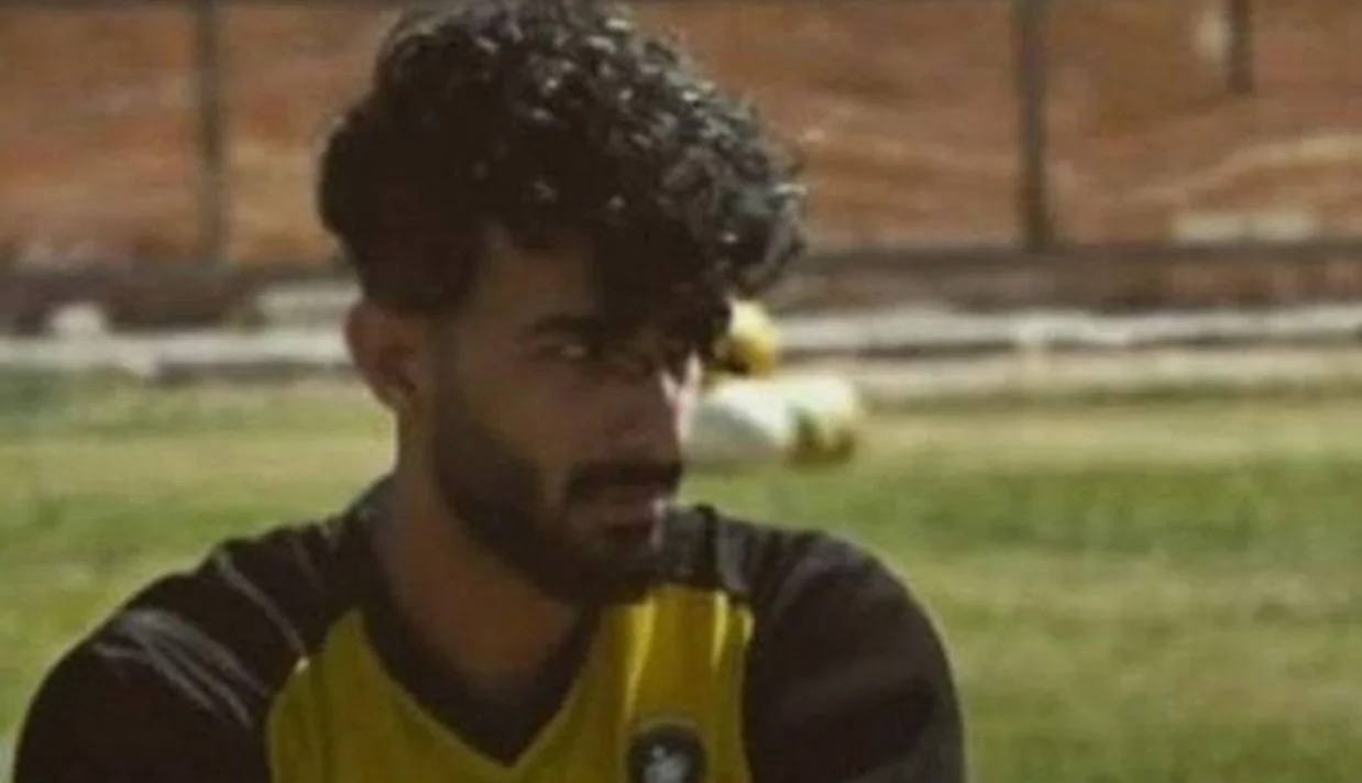 منابع خبری گزارش دادند که محمدحسین حسینی، فوتبالیست و زندانی سیاسی پیشین، روز سهشنبه ۲۳ دیماه توسط مأموران جمهوری اسلامی در منزل شخصیاش بازداشت و به مکان نامعلومی منتقل شده است.