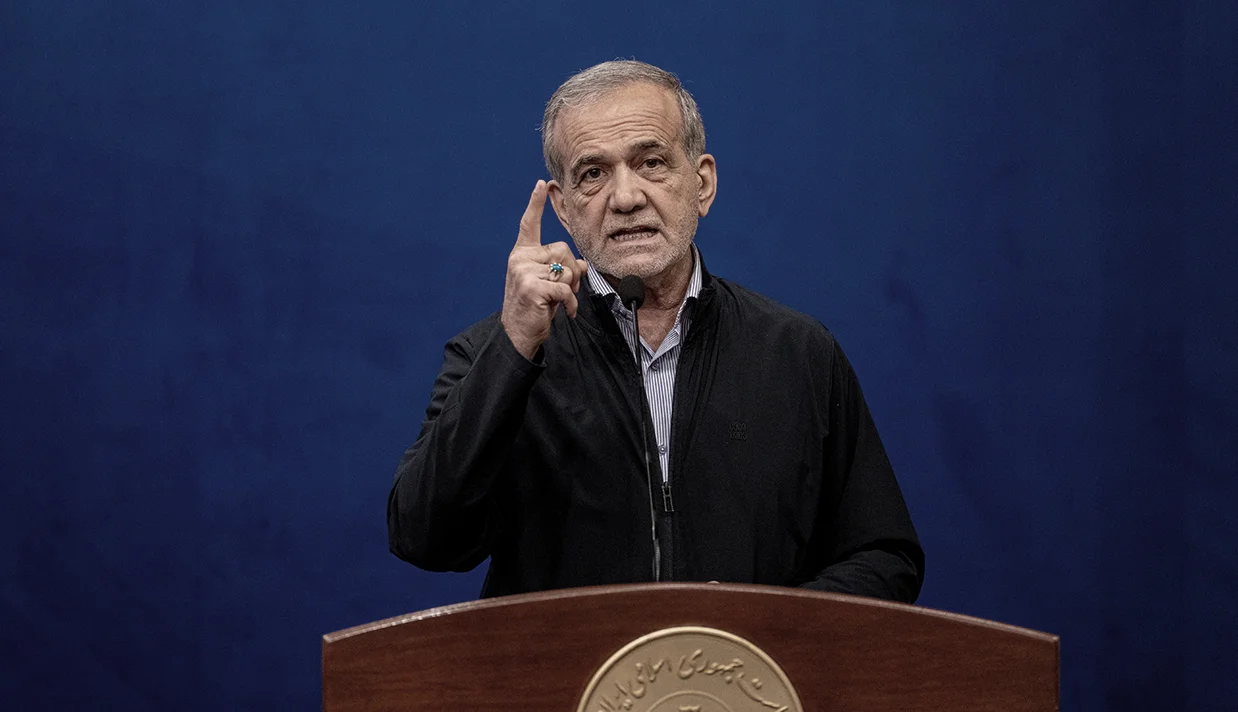 مسعود پزشکیان کشتارهای رخداده در جریان اعتراضات سراسری را کار «تروریستها در داخل و خارج از کشور» و «آشوبگران» خواند و خواستار برگزاری تجمعات مردمی شد.
