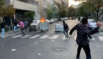 شاهزاده رضا پهلوی خطاب به رهبر جمهوری اسلامی و سپاه پاسداران هشدار داد: «جهان و رئیس جمهور آمریکا با دقت شما را زیر نظر دارند. سرکوب مردم بدون پاسخ نخواهد ماند.»