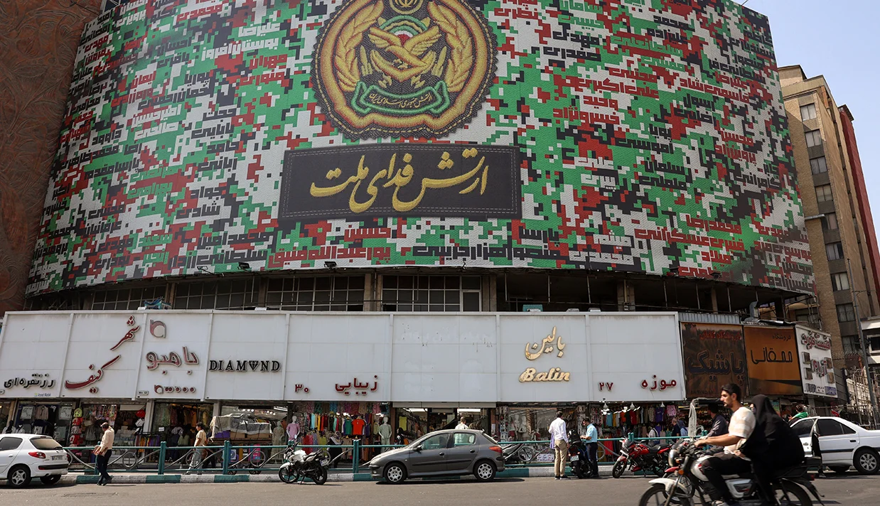 شاهزاده رضا پهلوی گفت که رهبر جمهوری اسلامی و سپاهیانش پنهان شدهاند و در عوض میخواهند ارتش را وادار به مقابله با مردم کنند.