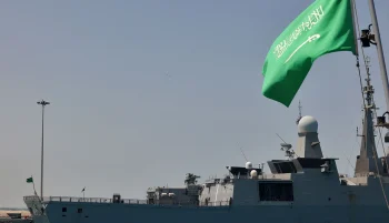 رزمایش دریایی مشترک عربستان و عمان با هدف تقویت امنیت دریایی و حفاظت از خطوط کشتیرانی آغاز شد.