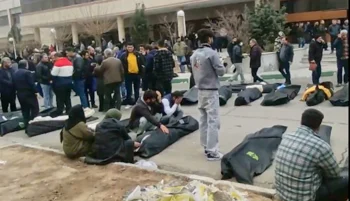 روزنامه گاردین در گزارشی از شواهد دفنهای دستهجمعی و ناپدید شدن پیکرهای معترضان ایرانی خبر داد.