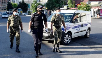 مقامات جمهوری آذربایجان روز سه‌شنبه ۲۷ ژانویه (۷ بهمن) اعلام کردند که سه نفر را به اتهام برنامه‌ریزی برای حمله به یک سفارتخانه خارجی در پایتخت این کشور، باکو، بازداشت کرده‌اند.