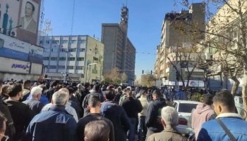 معاون پارلمانی وزارت خارجه بریتانیا با اشاره به تداوم اعتراضات در ایران برای نهمین روز متوالی در پی سقوط سریع ارزش پول ملی، نسبت به گزارشها درباره اعمال خشونت علیه معترضان ابراز نگرانی کرد.