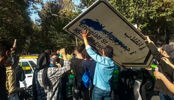 رئیس بخش حقوق بشر سازمان ملل خواستار بررسی «مستقل و شفاف» همه کشتهشدگان اعتراضات در ایران شد و همزمان نسبت به قطع اینترنت در این کشور ابراز نگرانی کرد.