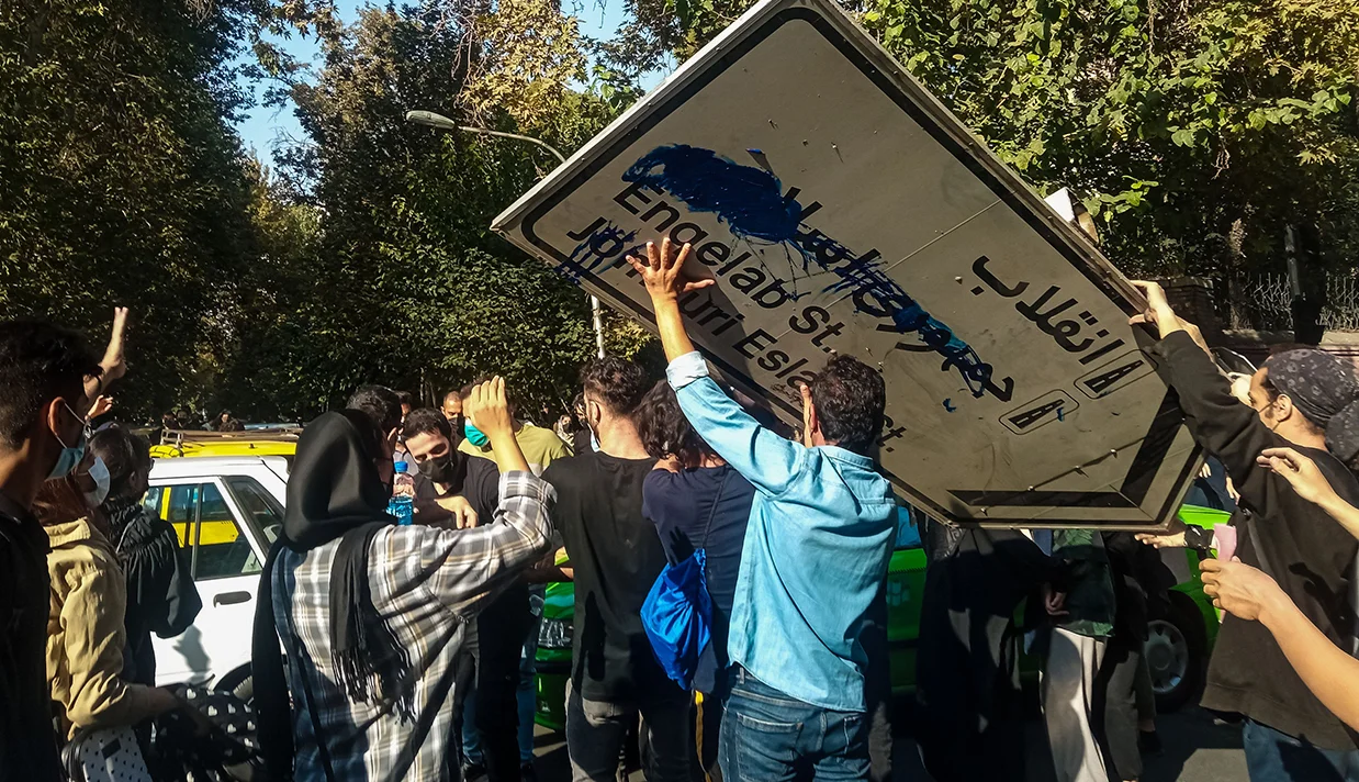 رئیس بخش حقوق بشر سازمان ملل خواستار بررسی «مستقل و شفاف» همه کشتهشدگان اعتراضات در ایران شد و همزمان نسبت به قطع اینترنت در این کشور ابراز نگرانی کرد.