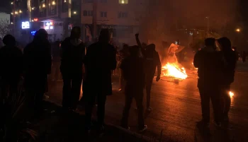 خبرنامه امیرکبیر گزارش داد هویت دستکم ۱۳۰ دانشجو که در جریان «انقلاب ملی شیر و خورشید» جان خود را از دست دادهاند، تا صبح شنبه ۲۵ بهمن احراز شده است.