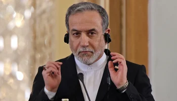 عباس عراقچی در واکنش به صحبتهای دونالد ترامپ مبنی بر رسیدن برد موشکهای جمهوری اسلامی به خاک آمریکا، گفت که او «قربانی اخبار جعلی» شده است.