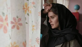 الناز شاکردوست، بازیگر سینما در واکنش به کشتار گسترده مردم ایران از دنیای بازیگری کناره‌گیری کرد.