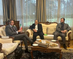 رافائل گروسی، مدیرکل آژانس بینالمللی انرژی اتمی گفت که او با هدف آمادگی برای «مذاکرات مهمی» که قرار است در ژنو برگزار شود، با عراقچی گفتگو کرده است.