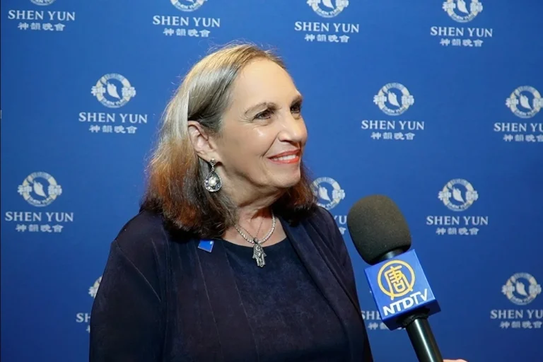 یک سخنران انگیزشی گفت شن یون روح انسان را دوباره بیدار میکند. «شن یون» از برجستهترین شرکتهای رقص و موسیقی کلاسیک چینی است که هدف آن احیای میراث ۵ هزار ساله چین پیش از کمونیسم است.