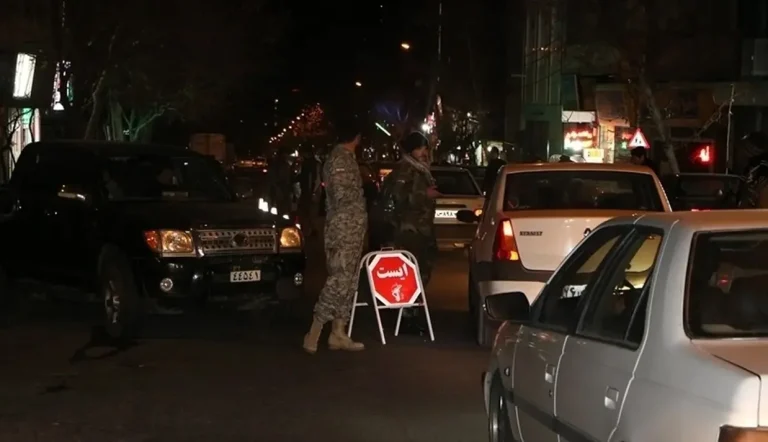 خبرگزاری فارس گزارش داد که در حملات پهپادی اسرائیل در شامگاه چهارشنبه، ۲۰ اسفند، ۱۰ نفر از «مدافعان امنیت» جمهوری اسلامی در ایست‌های بازرسی تهران‌ کشته شدند.