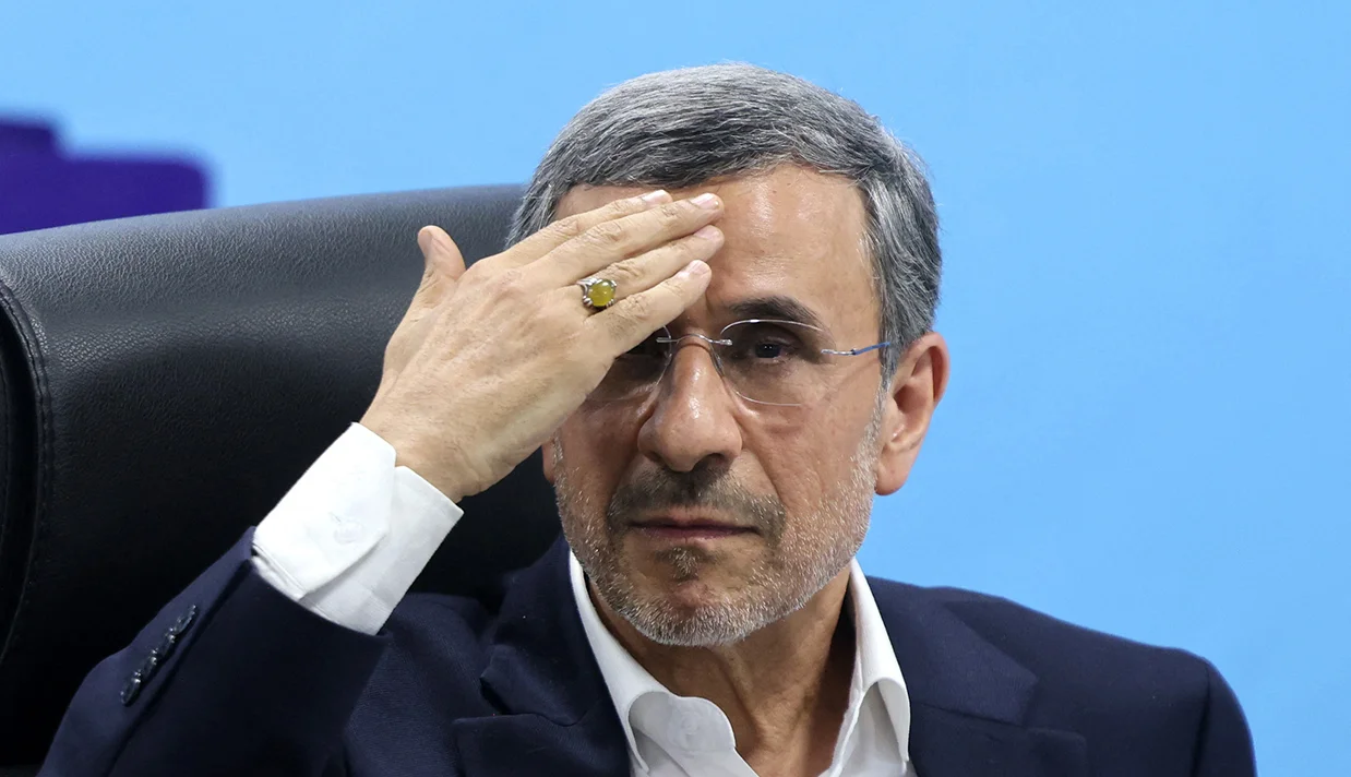 محمود احمدینژاد، رئیس دولت پیشین جمهوری اسلامی در حملات اسرائیل و آمریکا به محل سکونت او واقع در نارمک تهران کشته شد.