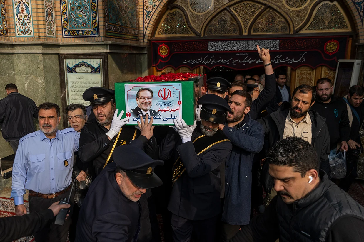مراسم تدفین علی شمخانی، دبیر سابق شورای امنیت ملی جمهوری اسلامی، امروز در «امامزاده صالح» برگزار شد.