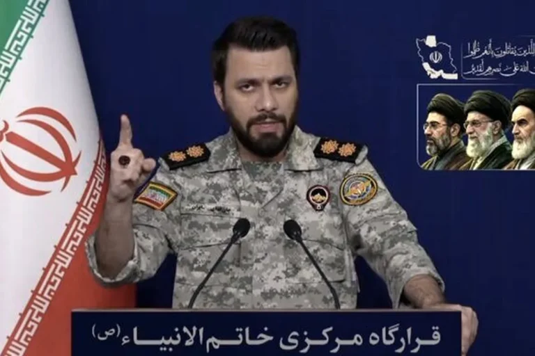 قرارگاه مرکزی خاتمالانبیا اعلام کرد یک انبار سامانههای ضدپهپادی متعلق به اوکراین را در امارات متحده عربی هدف قرار داده و منهدم کرده است.