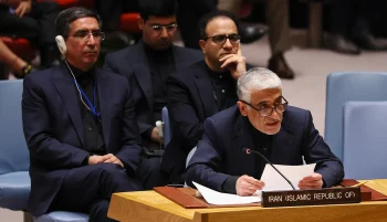 سفیر جمهوری اسلامی در سازمان ملل میگوید ایران قصد بستن تنگه هرمز را ندارد؛ این آبراه محل عبور حدود یکپنجم نفت و گاز جهان است.