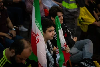 سپاه پاسداران با انتشار یک فراخوان از نوجوانان «بالای ۱۲ سال» دعوت کرده تا به عنوان «رزمنده» در طرحهایی که «فعالیتهای دفاعی، امدادی و پشتیبانی» خوانده است، مشارکت کنند.