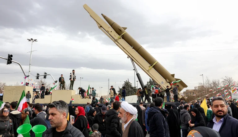 ارتش اسرائیل اعلام کرد که جمهوری اسلامی موشک‌های بالستیک و پهپادهای خود را از «مناطق مسکونی پرجمعیت» شلیک می‌کند.